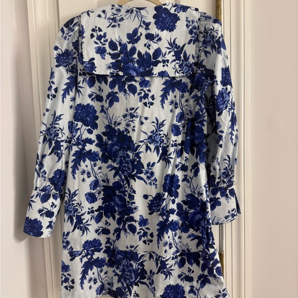 Tuckernuck Blue and White Floral Mini Dress with Black Bow - Picture 4 of 4